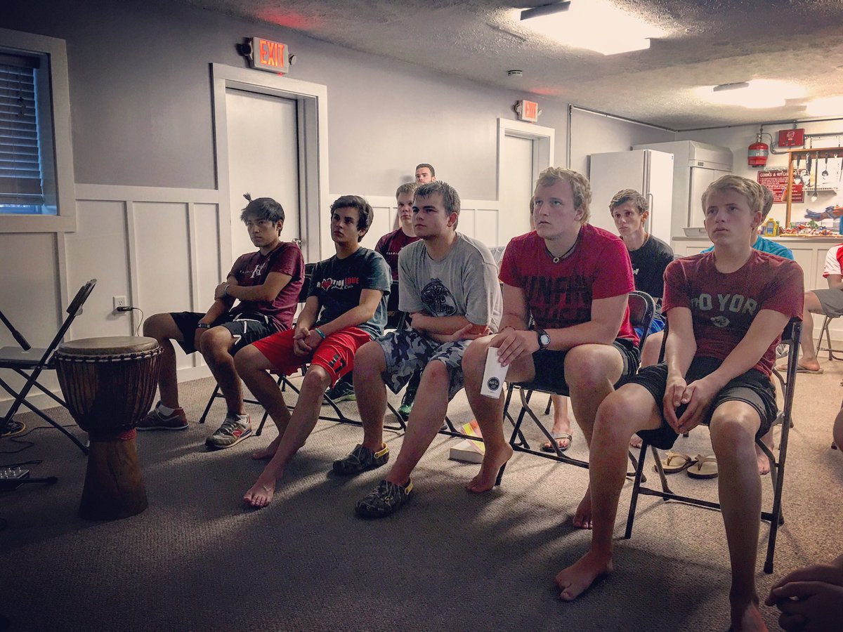 HolyFamLT's tweet photo. Intense. #hflt men's beach retreat 2016 https://t.co/GyVl7i60EF