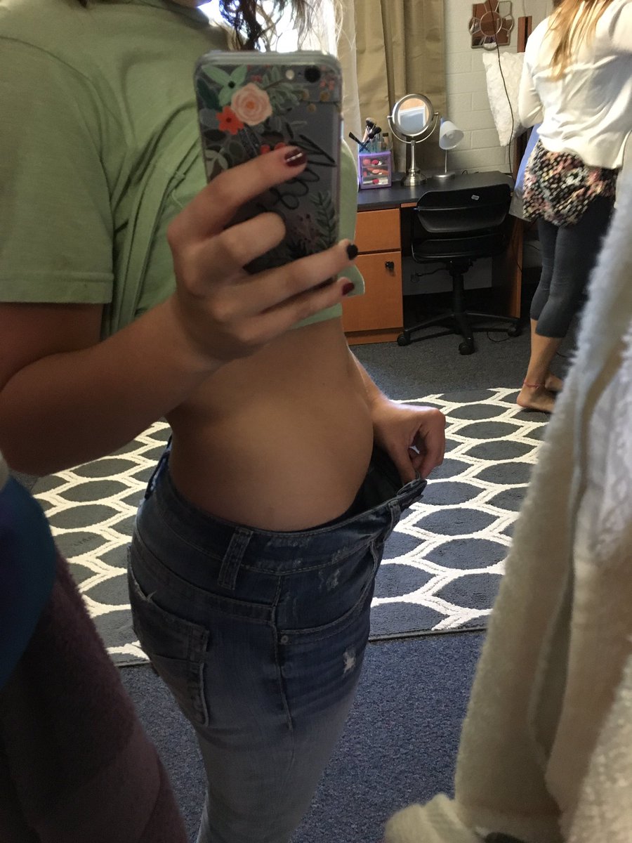 SamSchroeder8's tweet photo. I'm pretty sure the freshman 15 is supposed to be the other way around...? #itsonlythefirstweek #stressed https://t.co/kH7ZXj8RaL