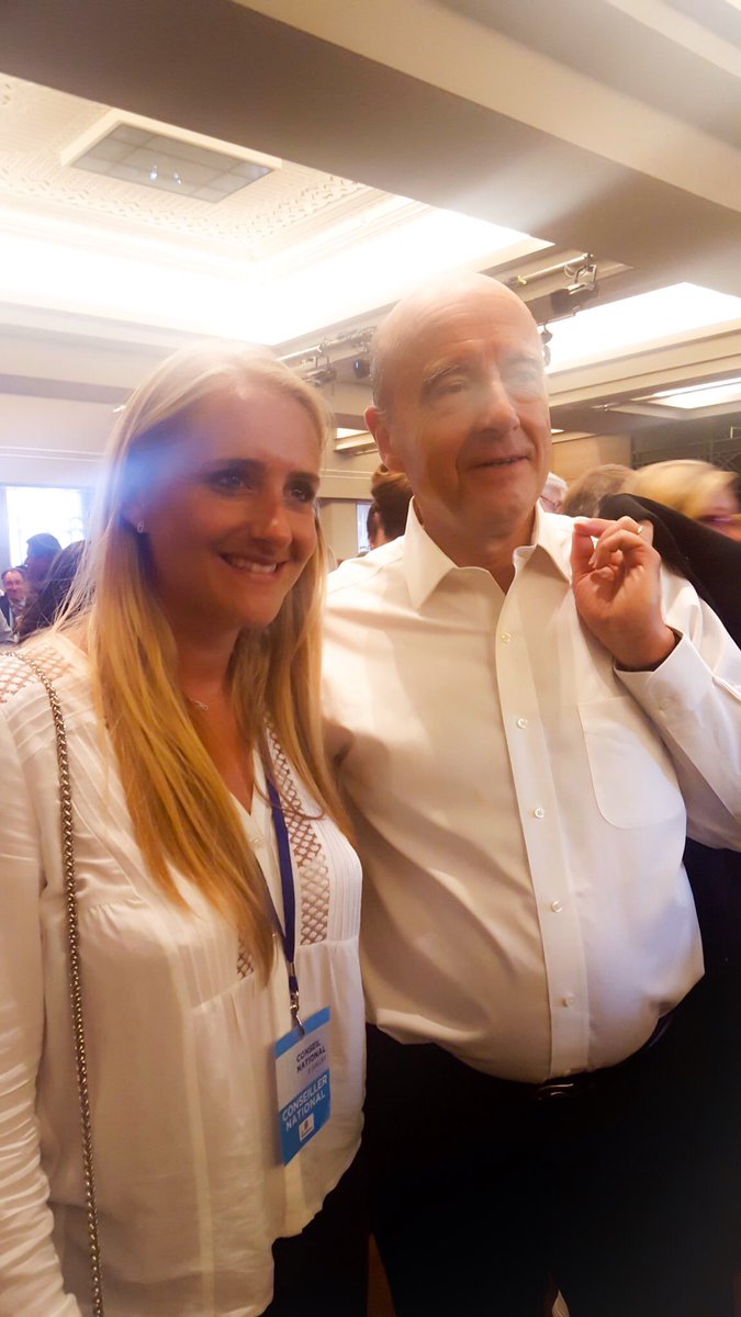 AlexndraBorchio's tweet photo. J'apporte tout mon soutien à @alainjuppe. Le seul candidat capable de rassembler tous les Français #3moispourgagner https://t.co/icPS2kl3qt