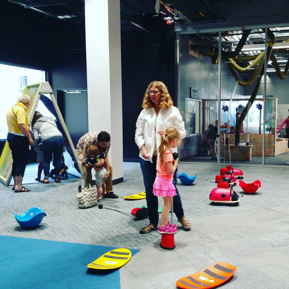 MCMVolunteer's tweet photo. We're loving the new gathering space outside Forces at Play! #mcmvolunteer #playmoremn #renovationsuccess #playatmcm https://t.co/oAnNFKcQAU