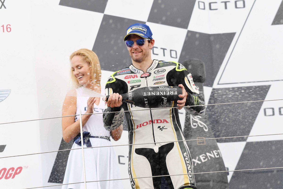 Sensational second for <a href="/calcrutchlow/">Cal Crutchlow</a> at the #BritishGP: bit.ly/2bOYJvL <a href="/GIVI_OFFICIAL/">GIVI</a> <a href="/Castrol/">Castrol</a> <a href="/sifigroup/">SIFI SpA</a>