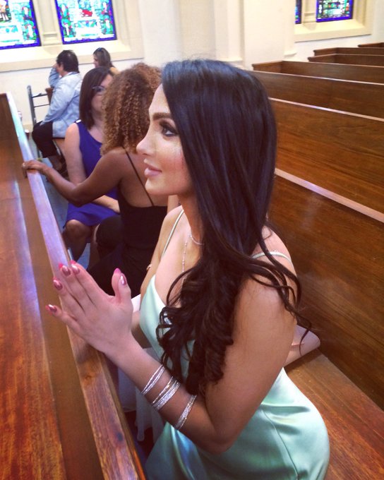 Sweating in church https://t.co/JwwXcgPwVi