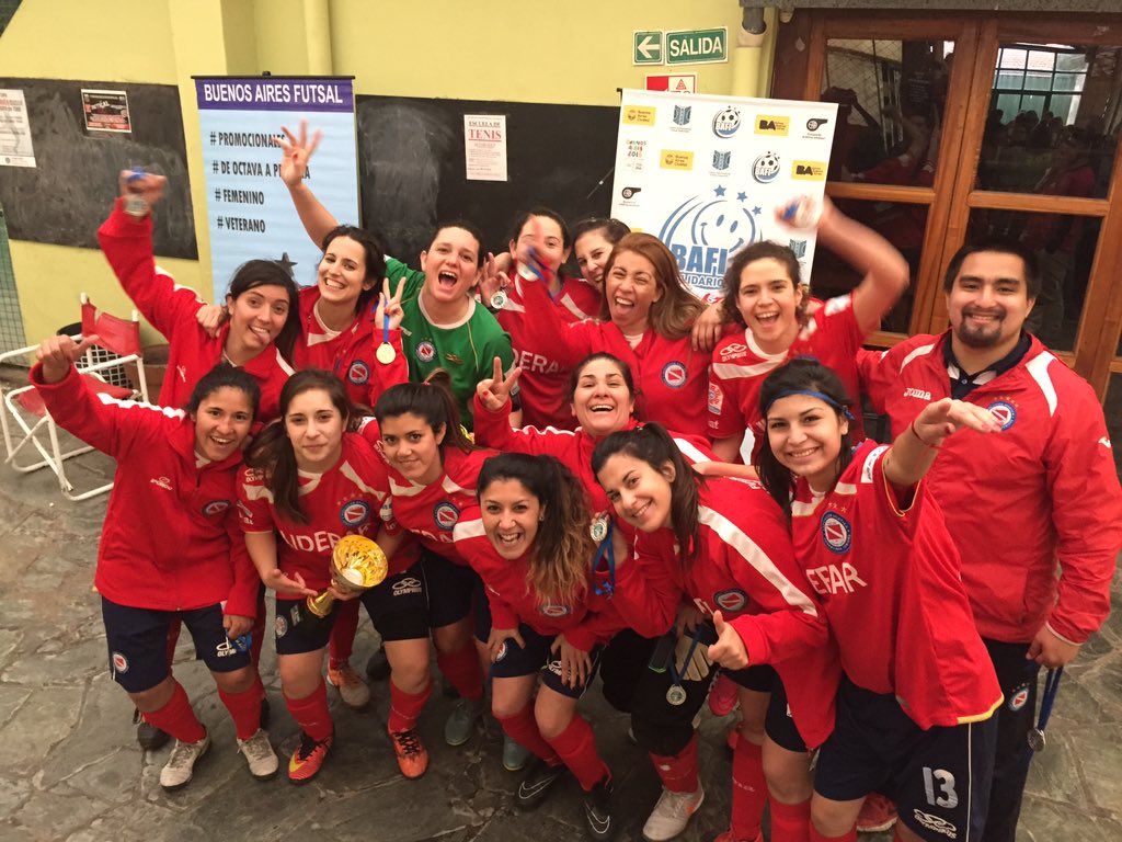 FutsalFemAAAJ's tweet photo. #SubCampeonas #OrgulloAAAJ En una final muy pareja, Cerrito sobre la hora puso el 3 a 2 y se quedó c la #CopaBafi🐞🇦🇹 https://t.co/pXBgjpEVI7