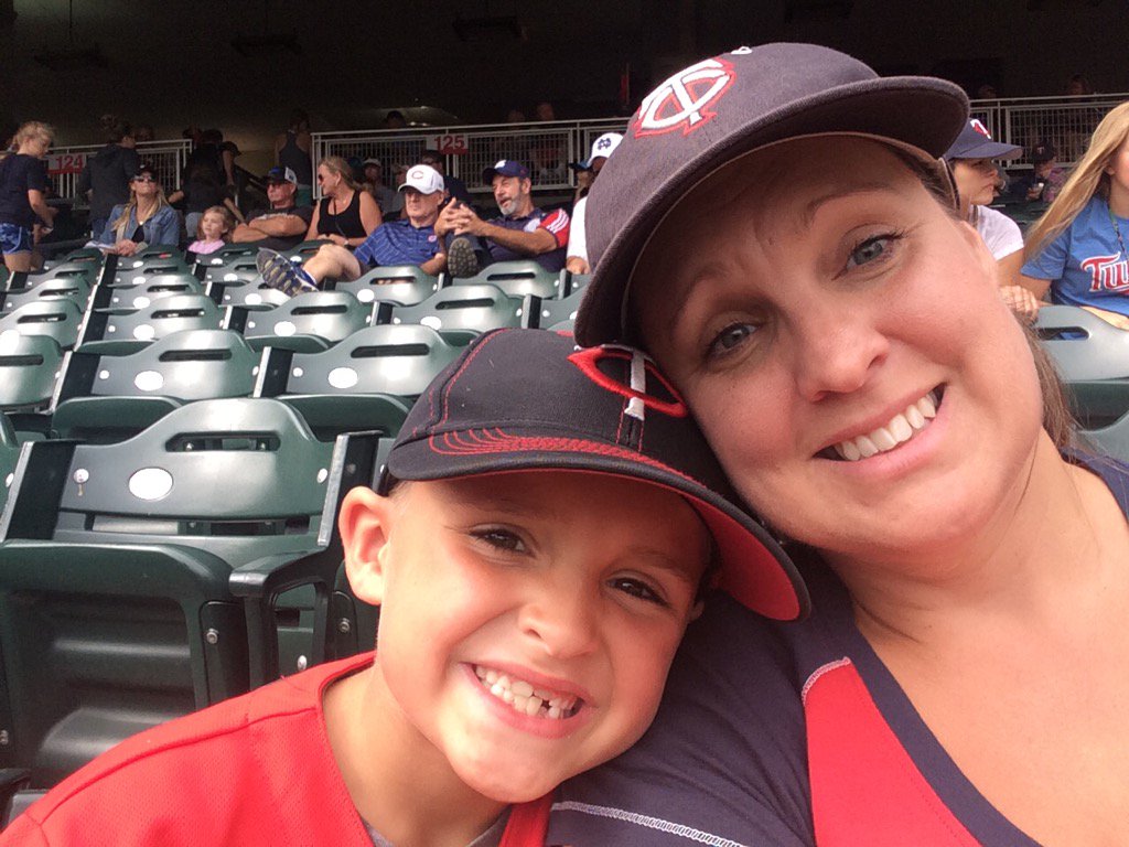 SergotMel's tweet photo. #Twinspics https://t.co/H4MHOeNn8z