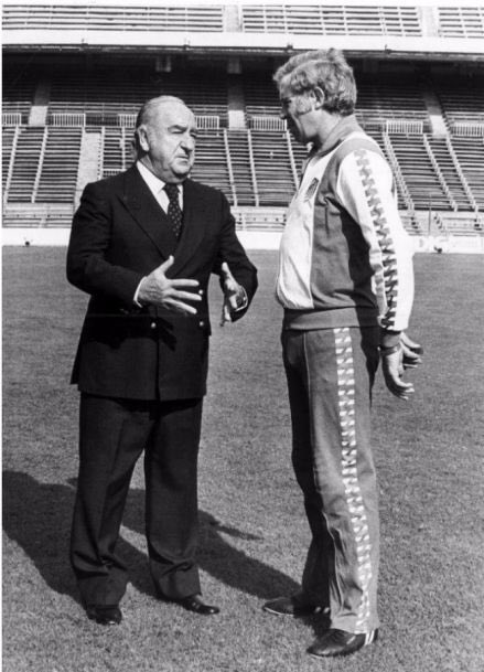 olympia_vintage's tweet photo. Vicente Calderón &amp; Luis Aragonés. https://t.co/vR3H82vKqv
