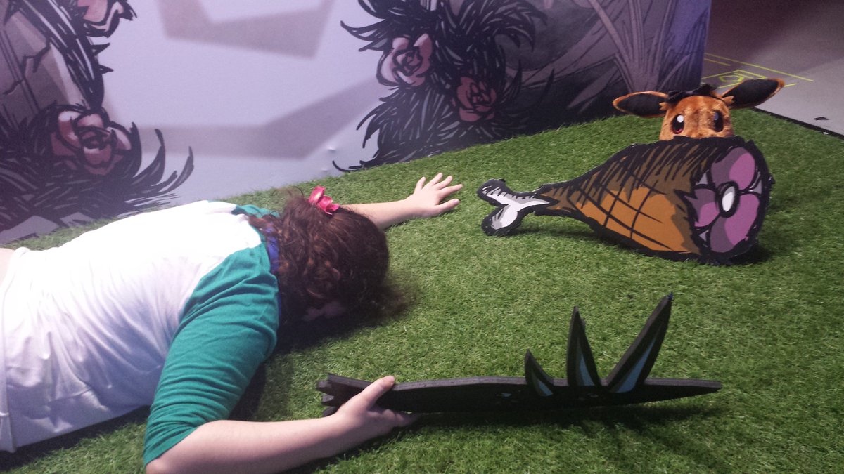 SnowBunnyBun's tweet photo. You lucky you so dang cute eevee #dontstarve #pax #whydoescutehurt #eeveeisbestpokemon #tripfail https://t.co/dN33gFgaiC