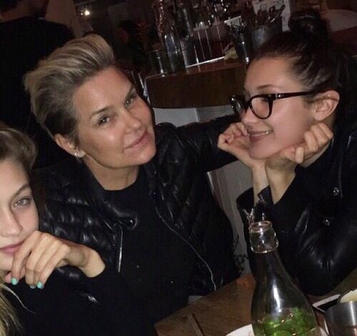 vhxsehun's tweet photo. 👸🏼👸🏼👸🏻 https://t.co/pxaQicgY3i