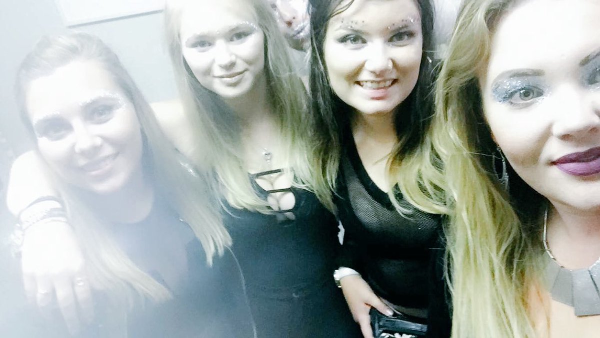 jewanneee's tweet photo. all glitter everywhere✨☄ #frENDzy https://t.co/cEaWcckFFR