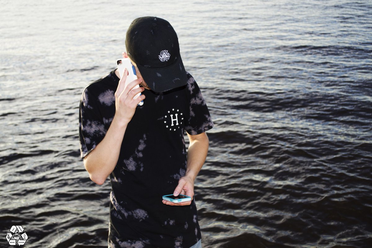 ConformResist's tweet image. Walking on water with this new gear 💣🌊