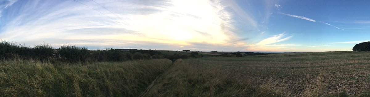 tranner50's tweet photo. @bbcweather #wharramPercy #sunset https://t.co/QxNjM2DXhI