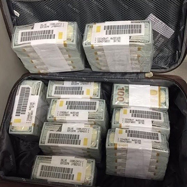 Sheryl_Melhoff's tweet photo. #go #Dubai #unitedarabemirates #from #Budapest #Hungary #only #money #big #bag https://t.co/Y93TWHZvl8