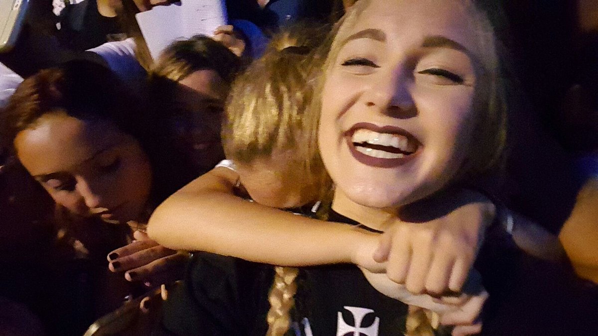 FrosaliGf's tweet photo. @sofia_viscardi ho bisogno che tu mi tenga mentre cado a pezzi. resteró sempre. perche tu mi rendi forte♡ https://t.co/Lbb0EGaECl