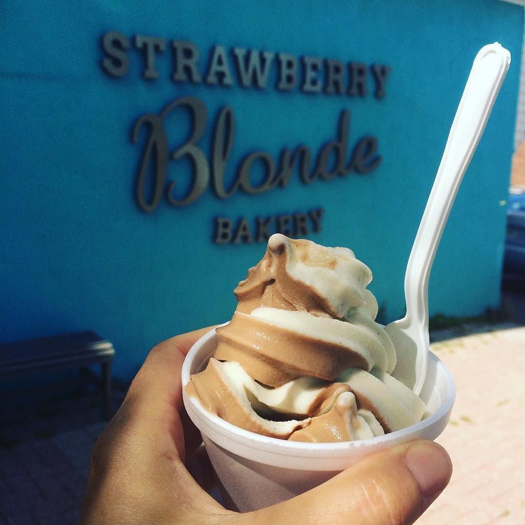 ZengarryVeg's tweet photo. Finally got me some vegan soft serve from @blondebaking Mmmmmmmmm.
.
.
.
#vegan #vegansoft… https://t.co/FTB2S7dVQN https://t.co/h0jFgkWKzr