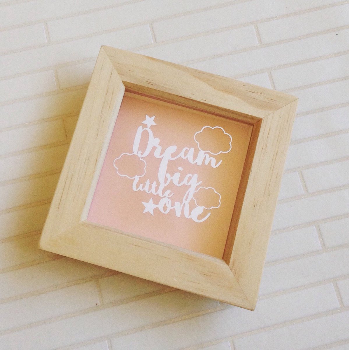 PrettyFlamingoD's tweet image. Dream big little one mini frame, vinyl quote frame, nurser… tuppu.net/38b9c6c6 #PrettyFlamingoDesign #MiniFrame