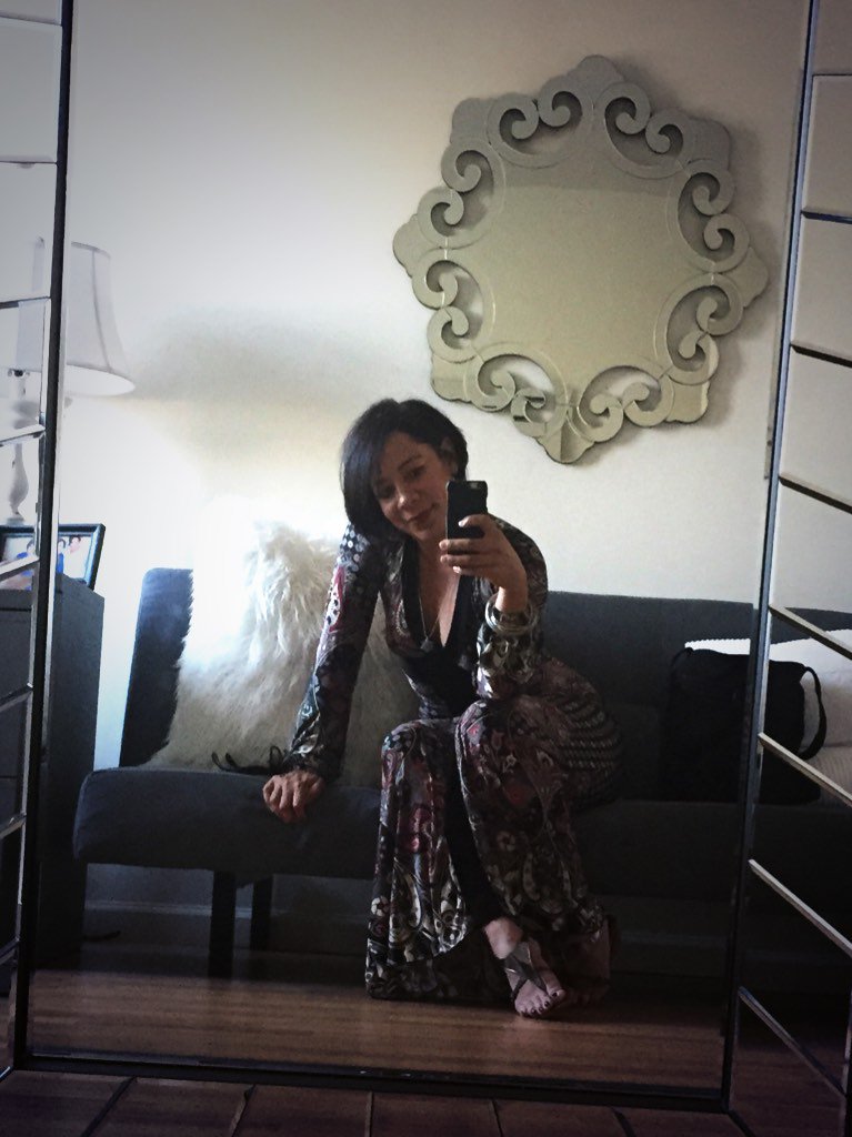 Selenis Leyva on Twitter: "#sundayvibes #Besos https://t.co/tW7K41a7ZY"