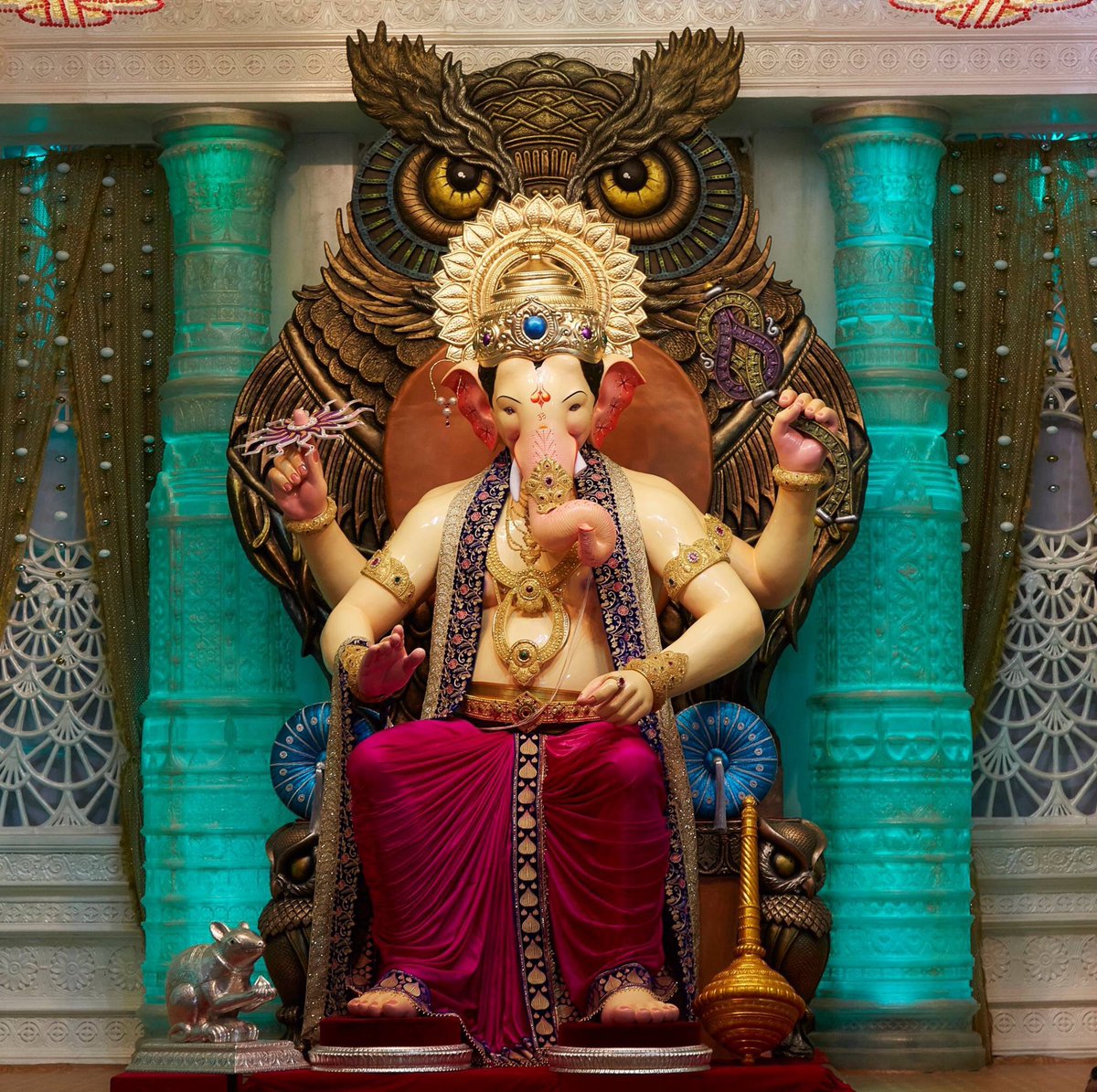 taran_adarsh's tweet photo. #गणेशचतुर्थी की हार्दिक शुभकामनायें. May Lord #Ganesha bless all. #GaneshChaturthi #Ganeshotsav #GanpatiBappaMorya https://t.co/vDo66nyBel