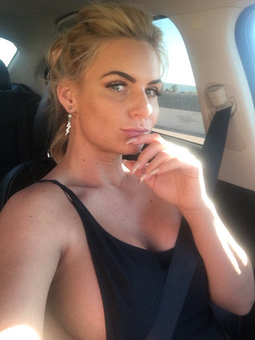 When you know you're kinda cute today ...Sideboob always wins lol https://t.co/3hlA3vRGXa<a href="/tag/zzalonetime"class="tags"><span>#zzalonetime</span></a>