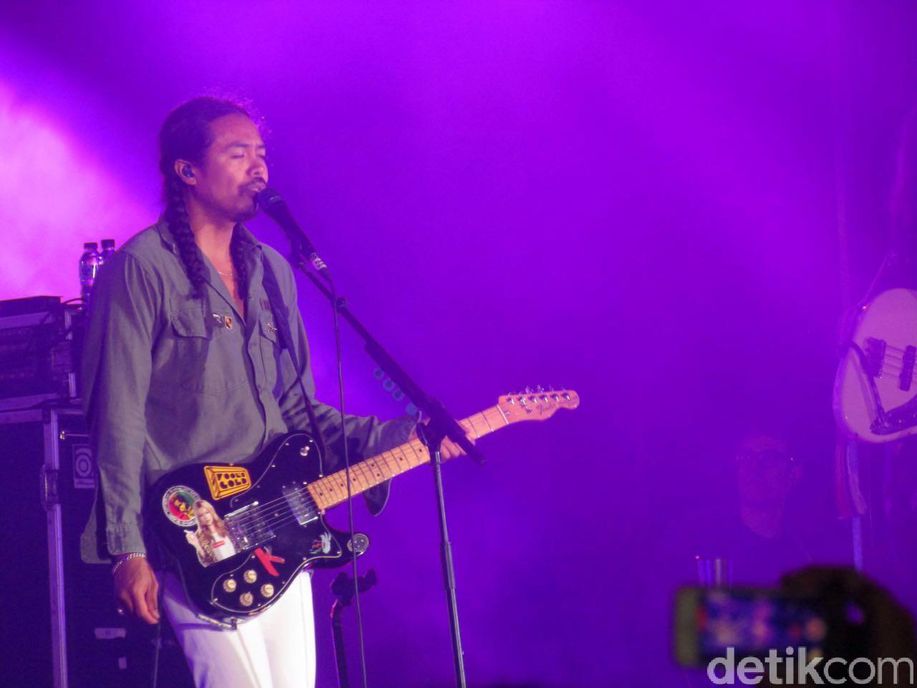 The Temper Trap Buat Koor Panjang di Soundrenaline 2016 detik.id/6JcTcT via <a href="/detikhot/">detikhot</a>