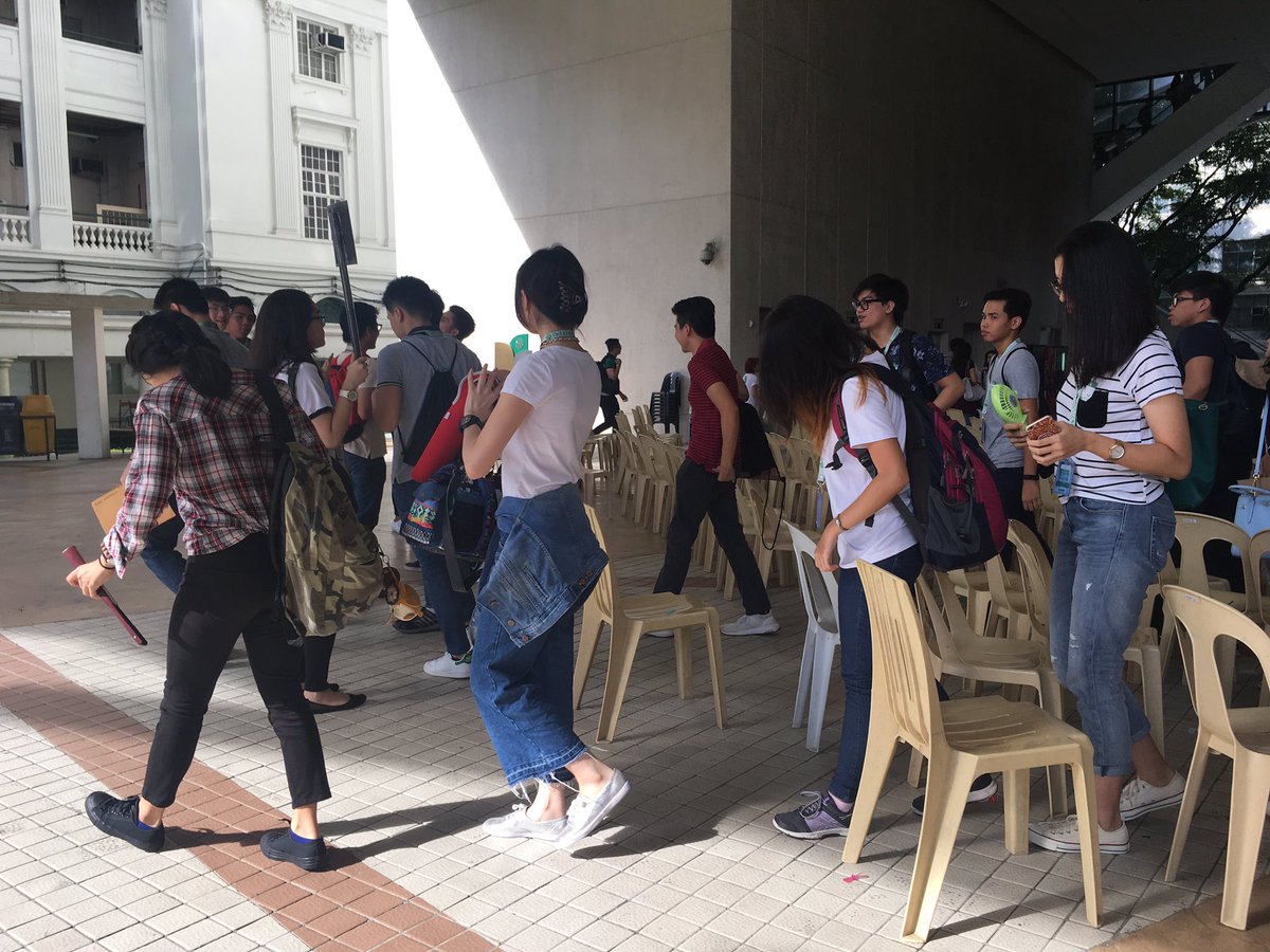 DLSUCSOARWFW's tweet photo. Froshies visit Henry Sy πΉπ #AnimoGo #PokeworldDLSU #FW2K16 https://t.co/SKmeuu5mhp