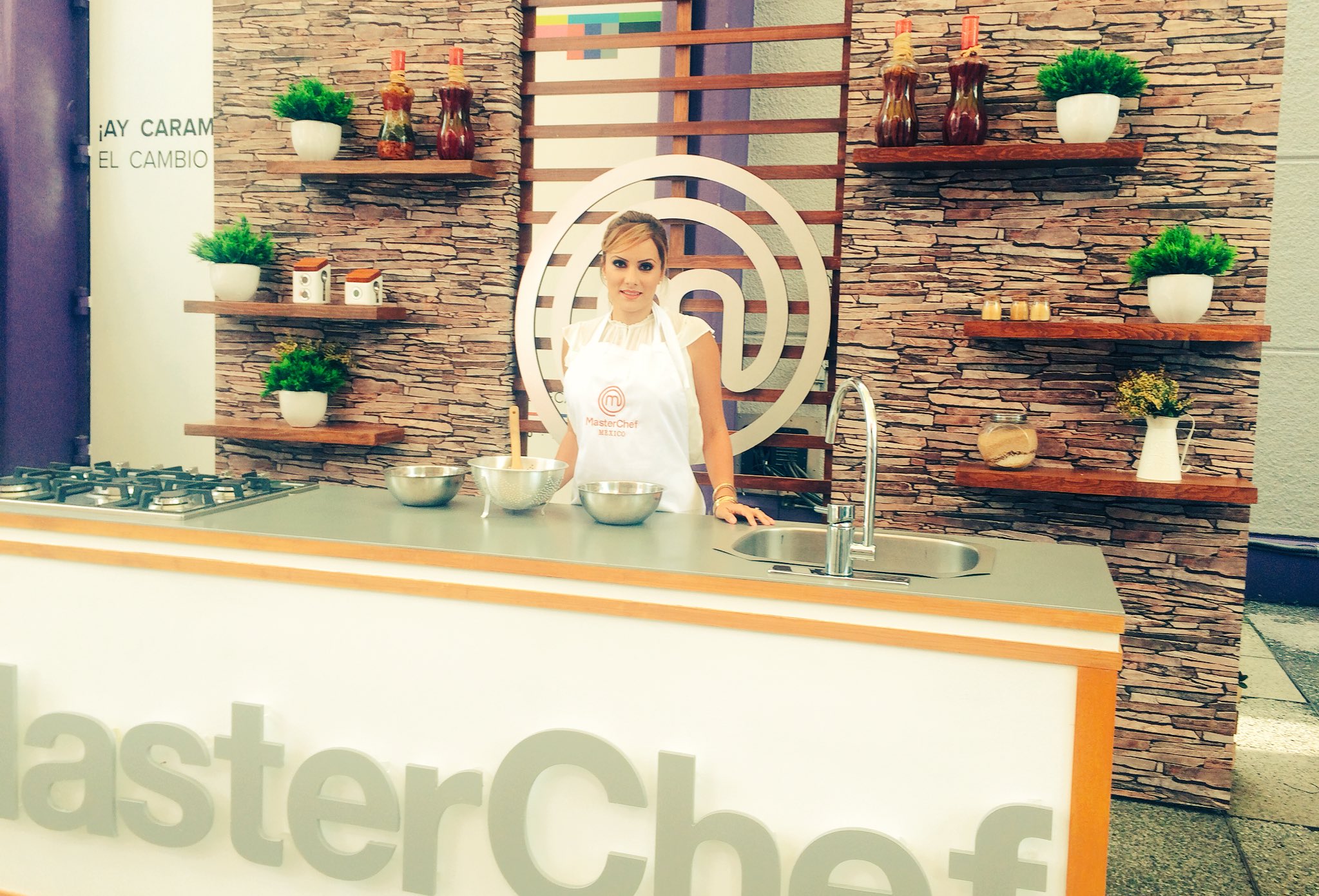 Christian Lara on Twitter: "Esperando inicio @MasterChefMx # ...