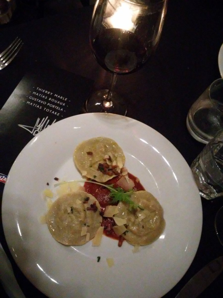 #3erPaso #Cena #Dinner #DueñosDelaCocina A comer rico!!!! #Food #Enjoy #Style 🍴🍷➡🙋✨#BodegaBressia #SylvestraMalbec