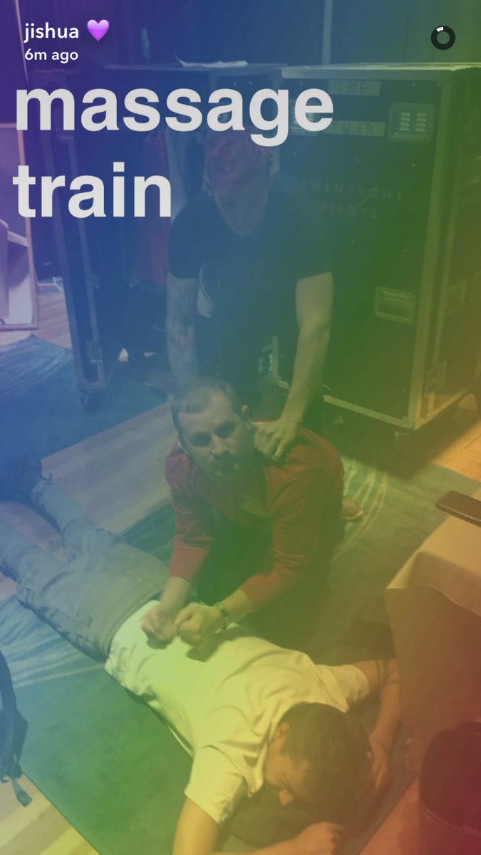 redflagwaves's tweet image. 