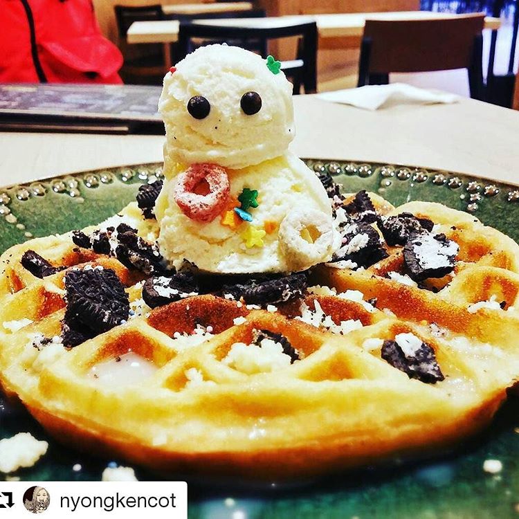 Thanks 4 visiting us.Enjoying this little snowman.Crispy on the outside, soft in the inside, asinmanis nya pas!