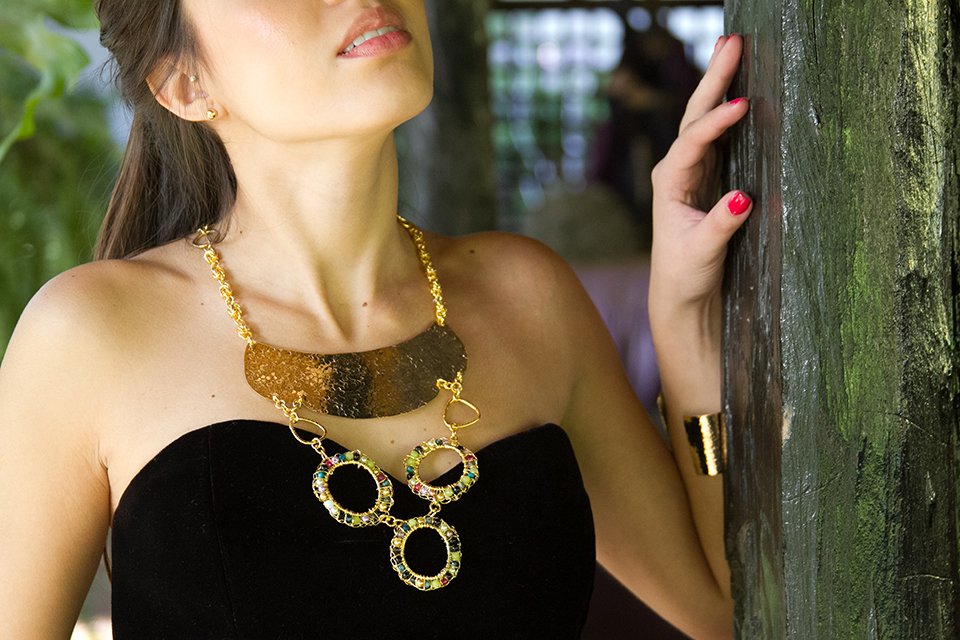 FreyaDesigns's tweet image. Nos encantan los colores, los brillos y los detalles! 

#accesorios #joyas #collar #caracas #venezuela