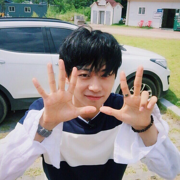 mi2mimi22's tweet photo. 顔が好きすぎて載せたい気が止まらない
STメンズモデルみと東京ジャニーズJr.みを兼ね備えてる トラジャとかストーンズにいそう デビュー路線からはちょ��と外れちゃったけど根強いファンがついてそう〜〜アミューズの新人俳優みもあるな〜〜 https://t.co/ODslzwBBL2