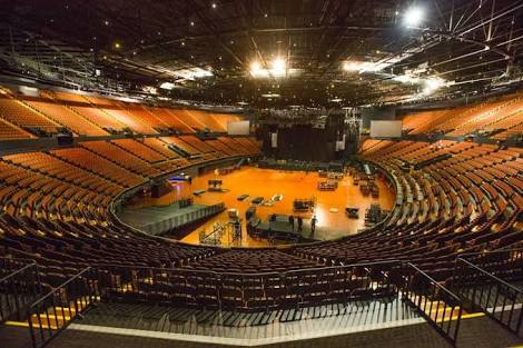 5sosDailyhelp's tweet photo. Next #SLFL show:
#SLFLInglewood 🎸
Inglewood, California
September 7, 2016
The Forum
Capacity: 17,500

~M https://t.co/IqySIn6D90