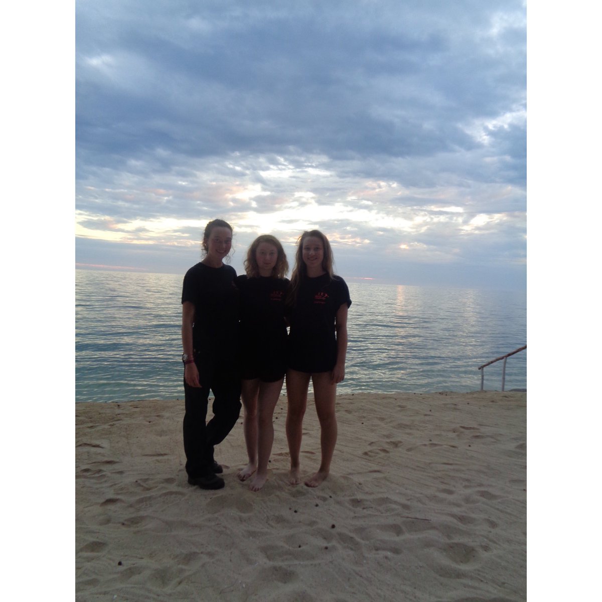 brods_x's tweet photo. Take me back✈️💜 #Mada2016 https://t.co/JKD6ML0lPX