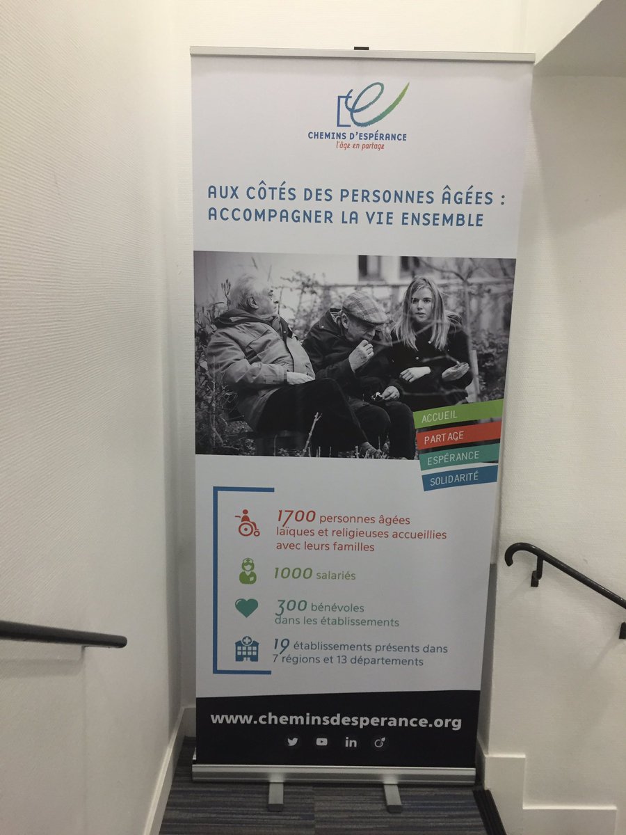 Asso_CE's tweet image. Chemins d&apos;Esperance prépare sa tournée des formums des associations grâce aux créations de @CompoteC #benevolat
