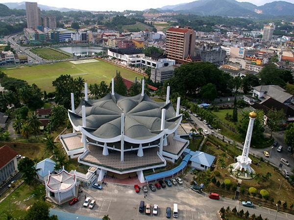 Topic 7 : Cadangan tempat yang unik ado di nesmilan, kongsi lewww.
Cadangan 1 : Masjid Negeri.