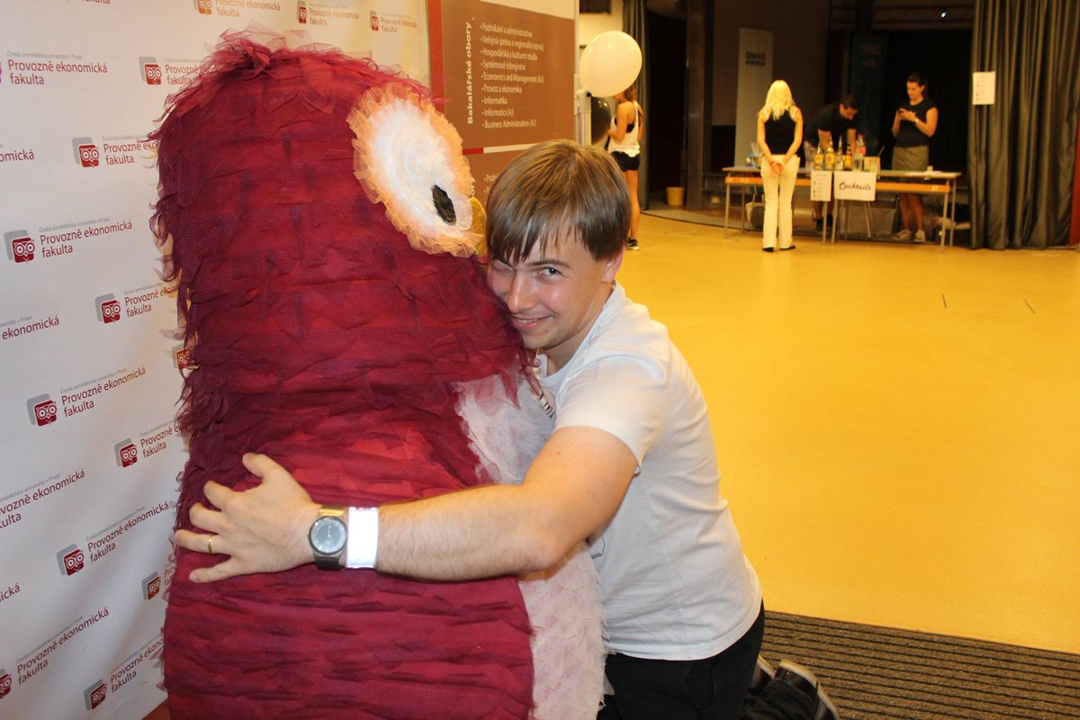sovaPEF's tweet photo. Tak a letošní ročník #Rozlet PEF je skoro za námi. Byl to náročný týden, ale myslím, že to stálo za to 👻 https://t.co/E00bmPrXNn