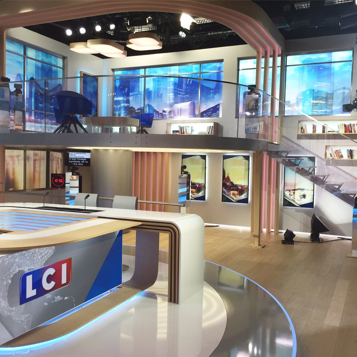 Premier direct pour la team Talent Agency ! Merci pour l'accueil <a href="/LCI/">LCI</a> !