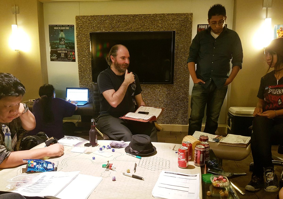 mrkapao's tweet photo. Late night #DnD at #Gateway2016! #strategicon #gateway #dungeonsanddragons #tabletop #tabletopgames #gamer #gaming https://t.co/724KU8o3pv