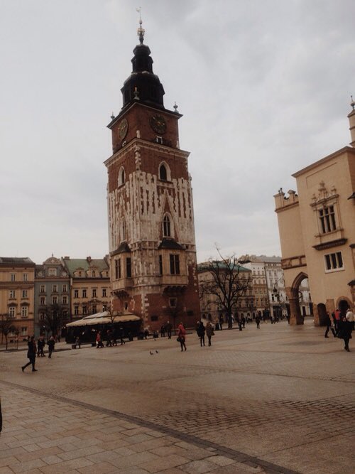 AestheticCosmos's tweet photo. Cracow, Poland https://t.co/vCXWeDoz21