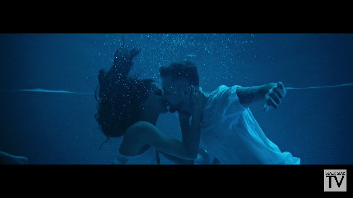 мне нравится клип. клип песни вода. актер из клипа птичка. клип под водой зарубежный. клип песни вода.