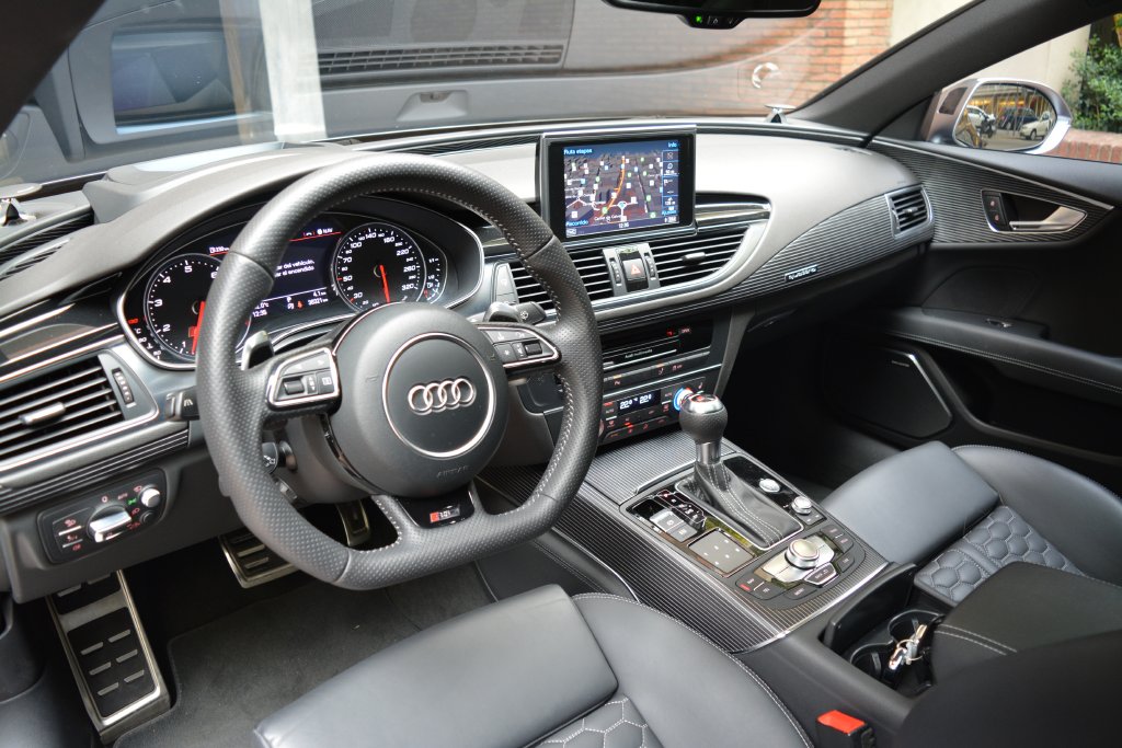 ¿Te atreves con sus 560 CV? #Audi #RS7 Sportback equipado con todos los extras posibles. #LPMotor