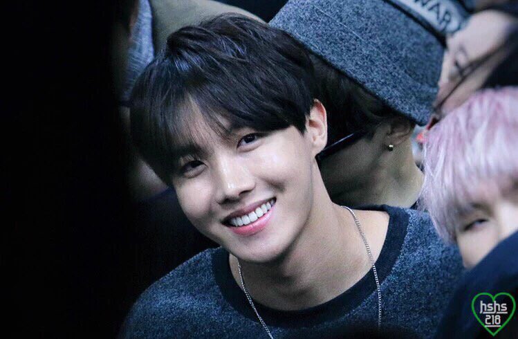 If all of BTS had black hair at the same time - Celebrity Photos