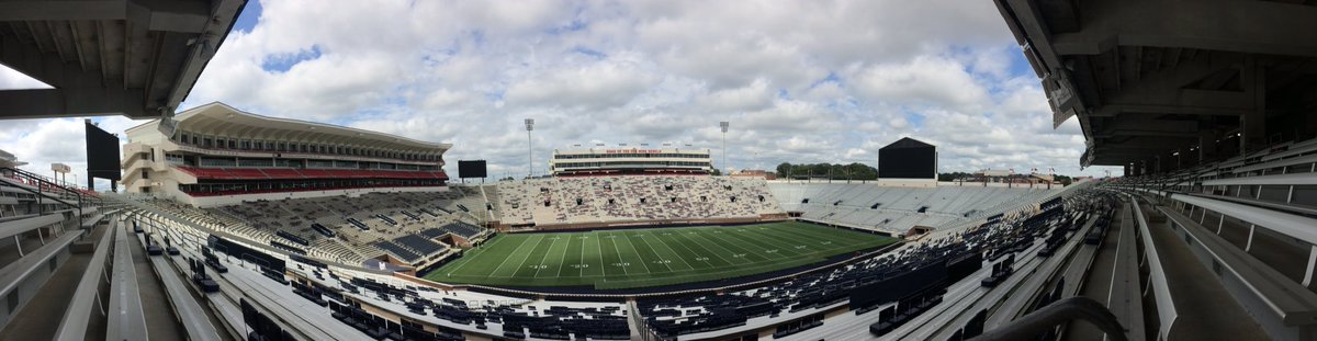 ssshephe's tweet photo. @OleMissPix vaught is looking good It won't be long before we look them gates and pick a fight. #RiseUp #hottytoddy https://t.co/YKpRsDGwvR