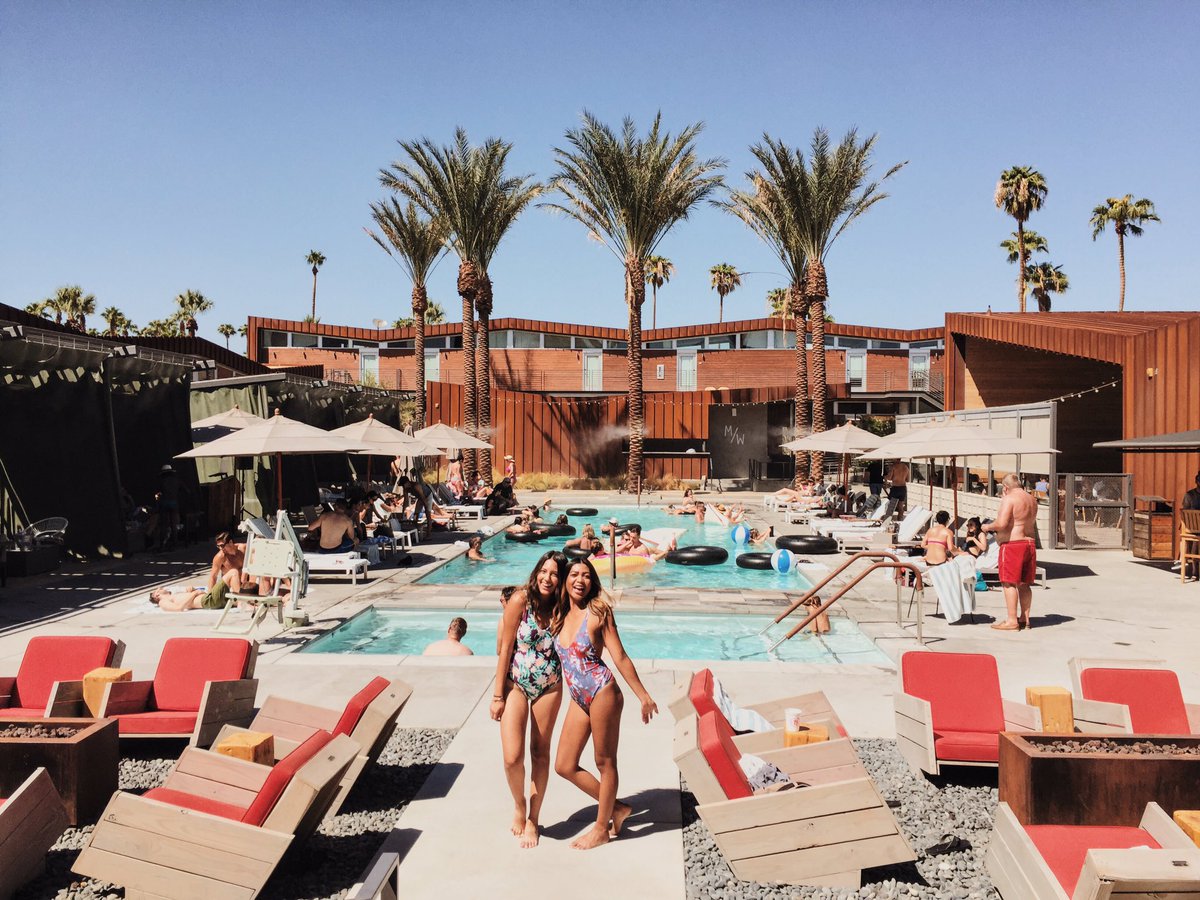 KayeDeLara's tweet photo. BEST WEEKEND EVER🌴 https://t.co/ptCCg6fdFx