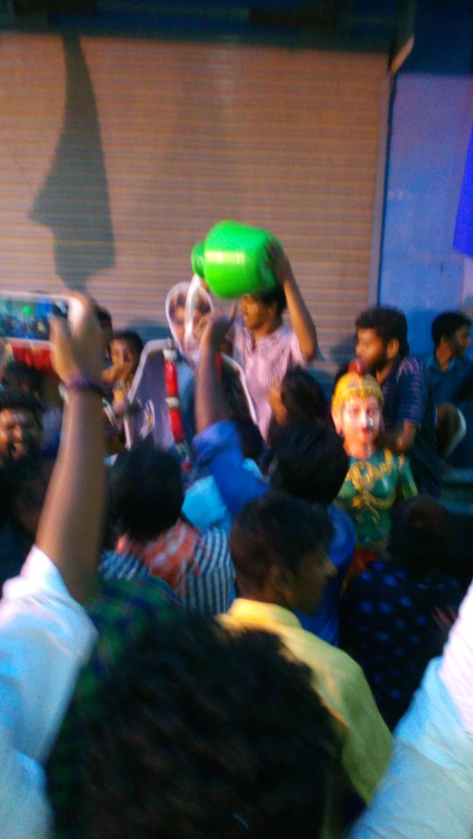 roopesh_46's tweet photo. Its that Man Who Pours milk on Thalaivar @GuRuThalaivaa  @FVFC_official @SmartVjPrem @AlwaysKNA https://t.co/93qpfngUTL