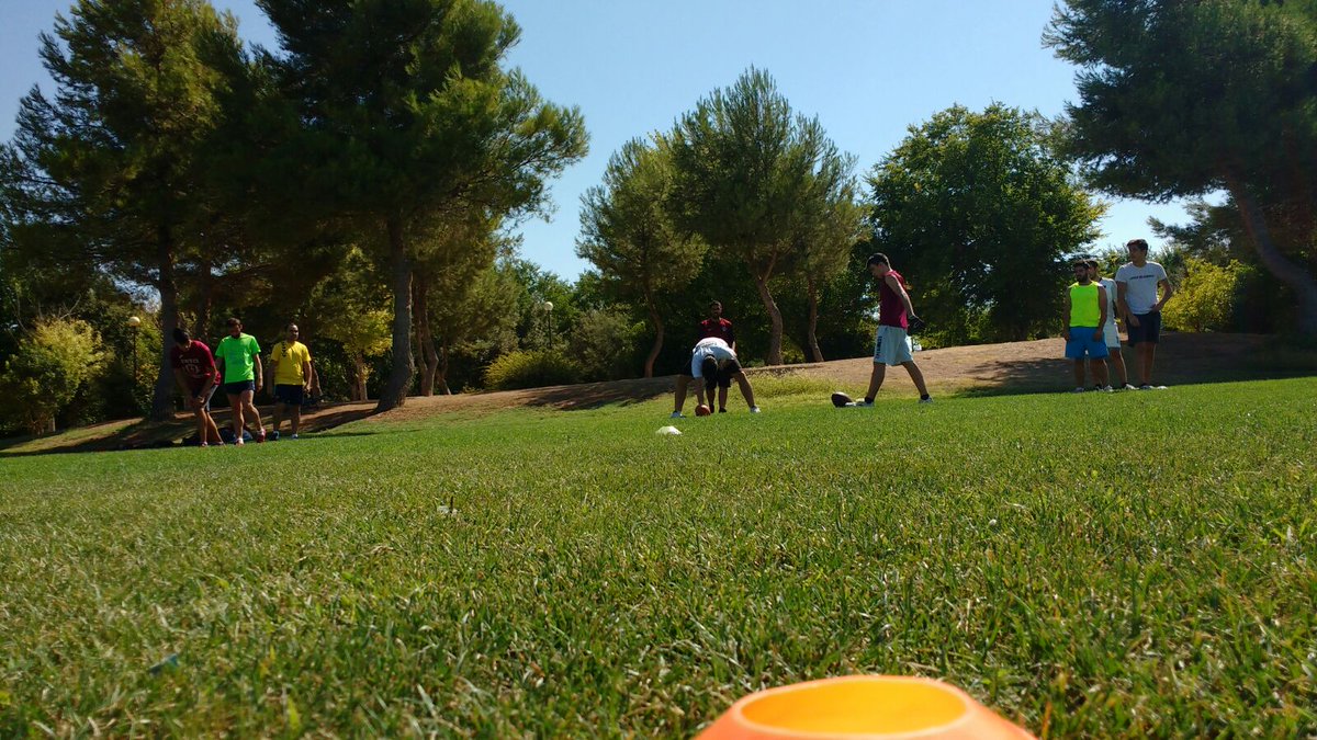 AlbaceteKnives's tweet photo. Entrenamos duro para conseguir el I Hope Bowl. Y así fue. 16-6 ante @GarrapatasF y 45-6 ante @CuervosAtNVL #GoKnives https://t.co/0YrL9tpldW