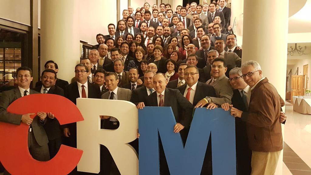FabianDiazF's tweet photo. "Necesitamos hombres y mujeres que caminen con Dios diariamente" #Planificación2017 @Tomaspr73 @PrJoseLuisOjeda https://t.co/1l6vMbVwIy
