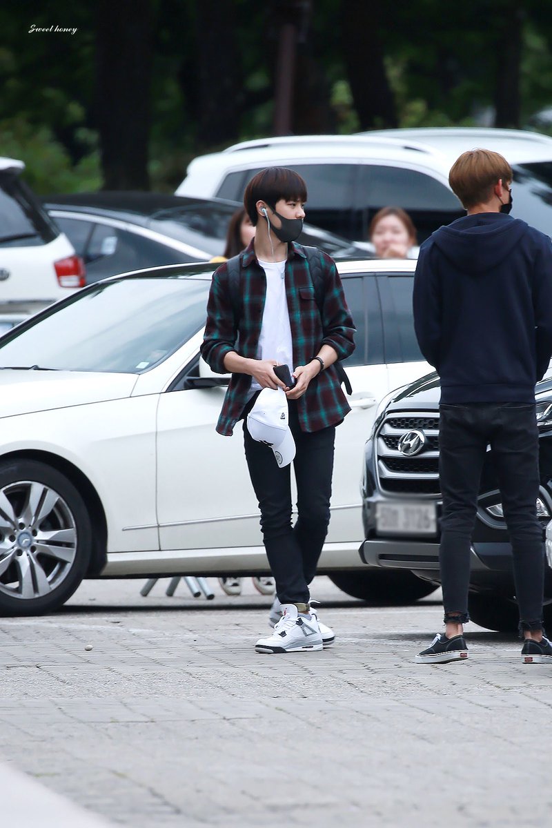 160904 무더위가 끝난 후 찾아온 
깜짝선물같았던 쿠니 ❤️ 
 #NCT #SMROOKIES #KUN