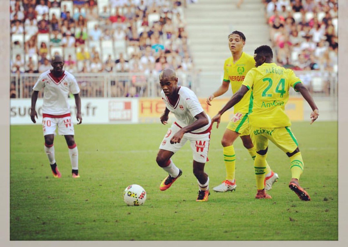 C'est reparti pour une nouvelle semaine de travail 👊🏽 <a href="/TeamFCN/">#TeamFCN Officiel</a> <a href="/FCNantes/">FC Nantes</a> <a href="/girondins/">FC Girondins de Bordeaux</a> <a href="/Amine_000/">Amine Harit</a>