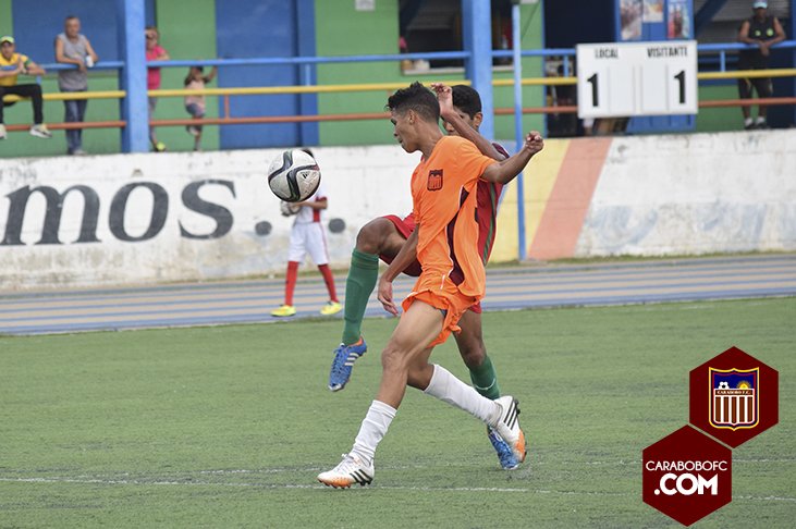 Carabobo_FC's tweet photo. #Fotos 📹 ¡Robin Gutiérrez entró en el segundo tiempo y con doblete le dio la victoria al granate! #VamosGrana ⚽💪 https://t.co/cAnzqwd3dB