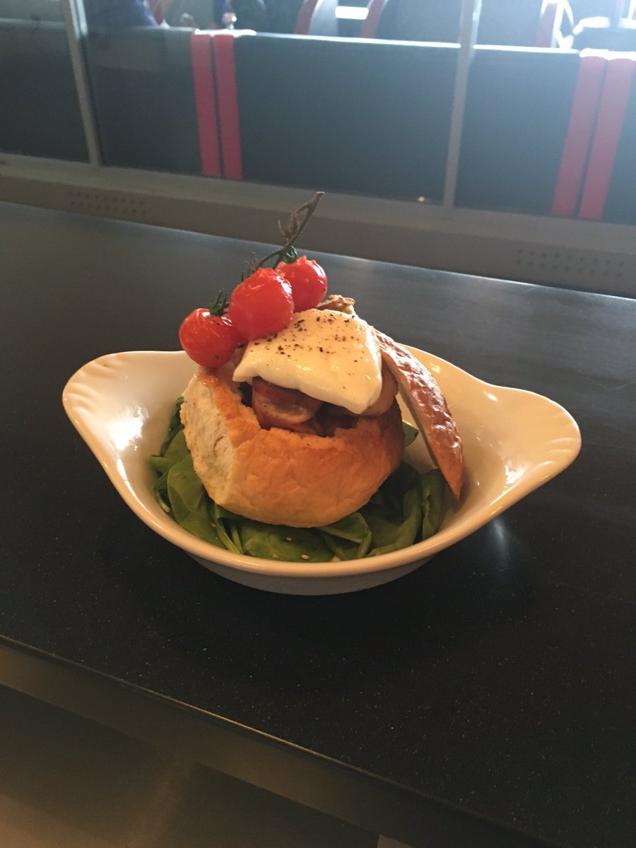 ALFEENAOFFICIAL's tweet image. Indoor cafe starts next Tuesday Breakfast served Tuesday to Sunday 9am-3pm . 😍