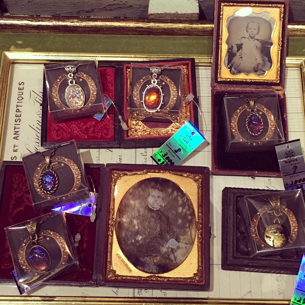 マジロラ魔法雑貨店さんの作品を常設でお取り扱いさせていただくことに